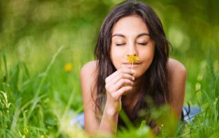 sinus rinse flush allergy season